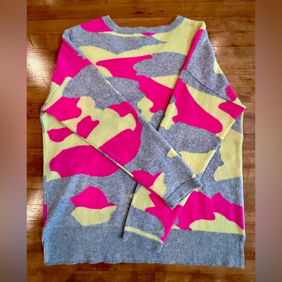Pure Amici 100% cashmere V-neck sweater in pink/gray/yellow camouflage print - Picture 6 of 6